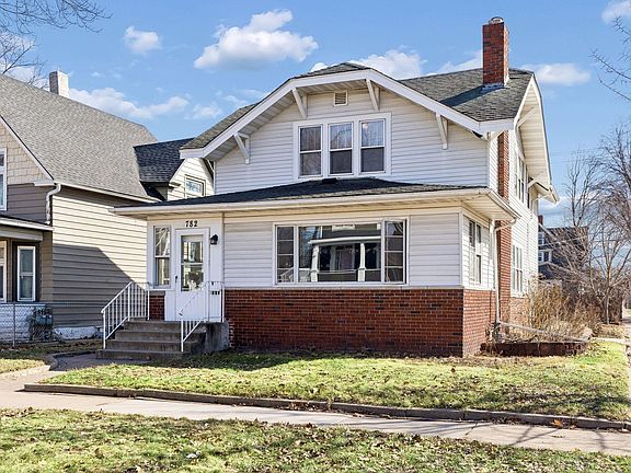 2nd image of 782 Rose Ave E