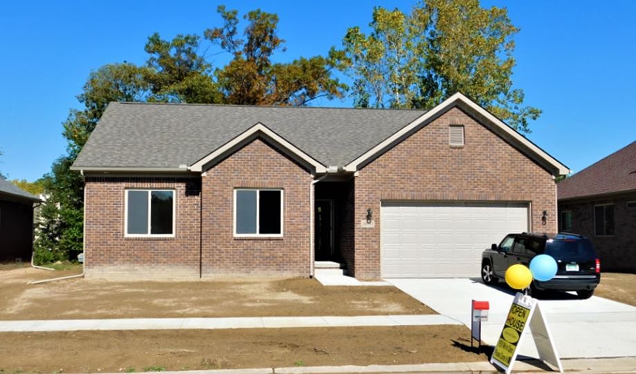 1st image of 20815 Oakridge Dr