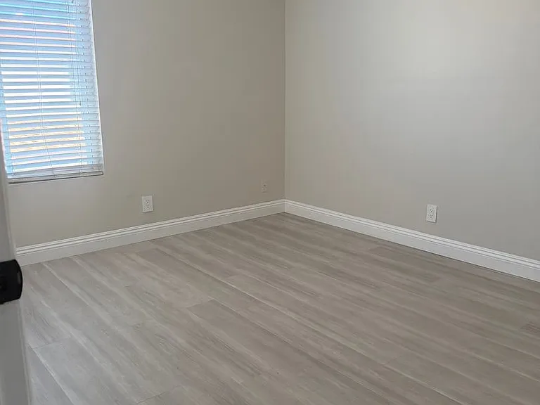 3476 Del Amo Blvd — Photo 12