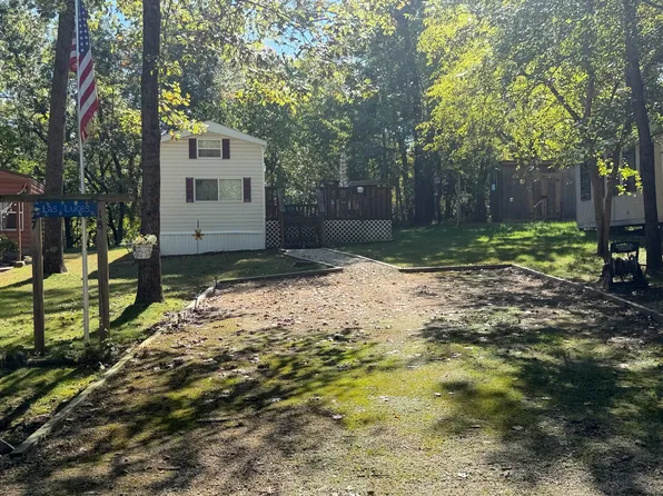 27-18 Woodhaven Dr E, Sublette, IL 61367