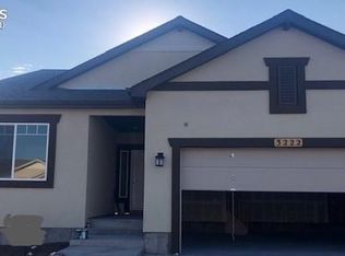 3222 Red Cavern Rd, Colorado Springs, CO 80908