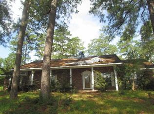214 Lake Dr, Leakesville, MS 39451