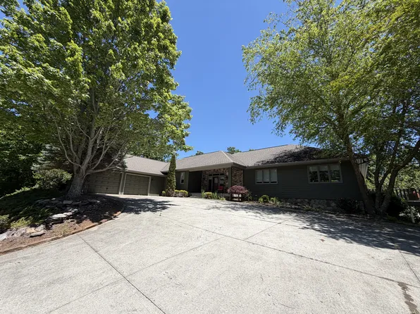 139 Summit Dr, Hayesville, NC 28904