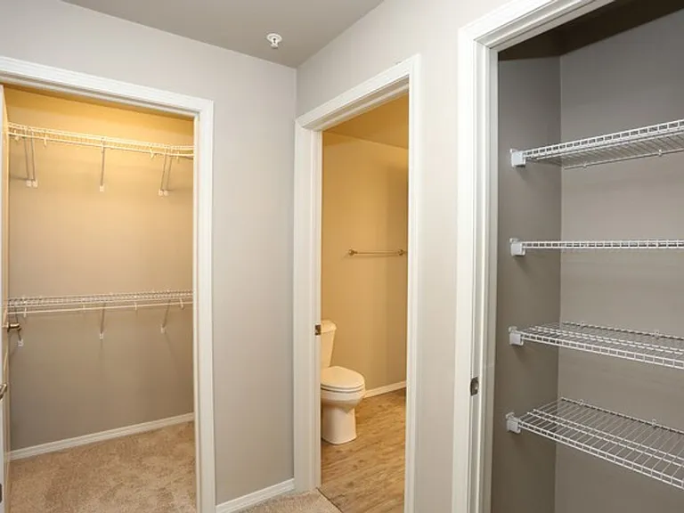 Chapel Hill Apartments — Photo 12