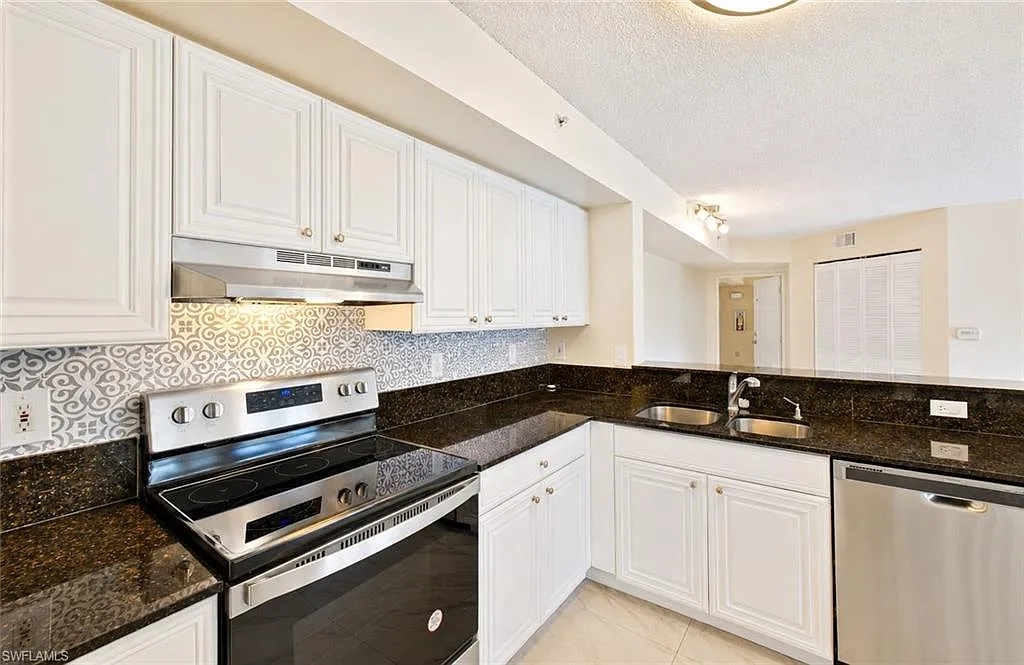2 bed, 2.0 bath, 1043 sqft, $2,000 — Photo 4