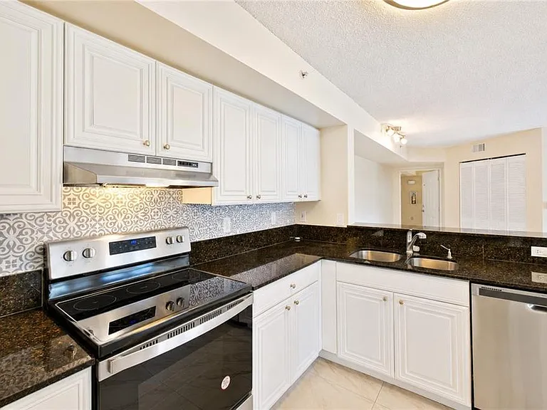 8265 Ibis Club Dr #602 — Photo 4