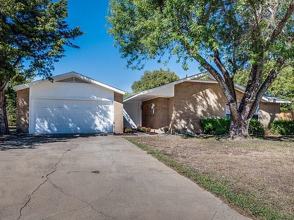 2nd image of 114 Bow Creek Cir
