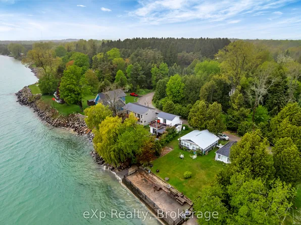 43 & 45 Clifford St, Quinte West, ON K0K 1L0
