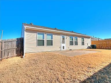 2nd image of 516 Calla Lily Ln