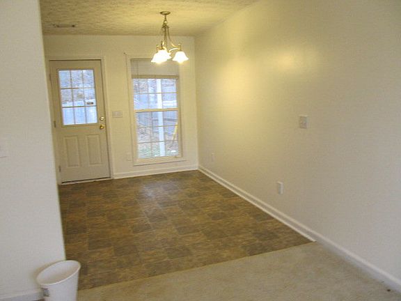 5th image of 2806 Brittany Ln