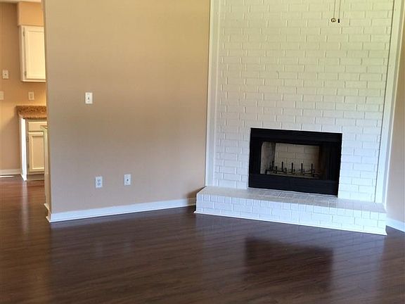 3rd image of 6633 Hertz St