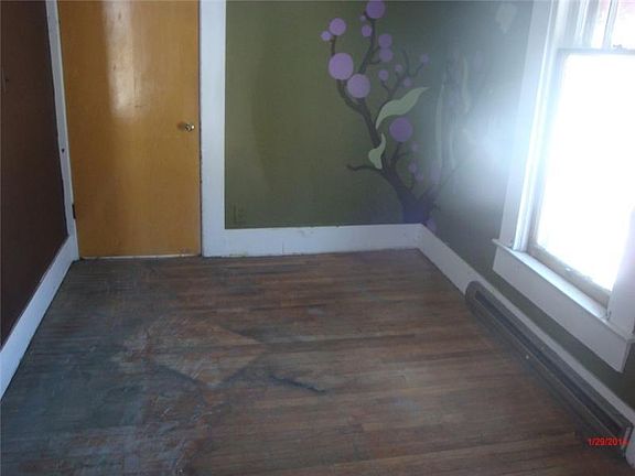 5th image of 204 E North St