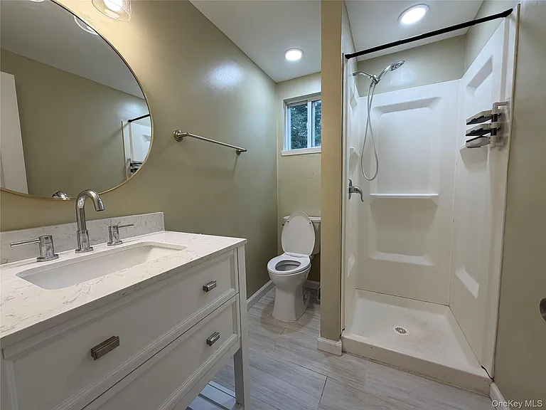 196 Sterling St — Photo 11