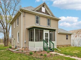 441 S Main St, Fall River, WI 53932