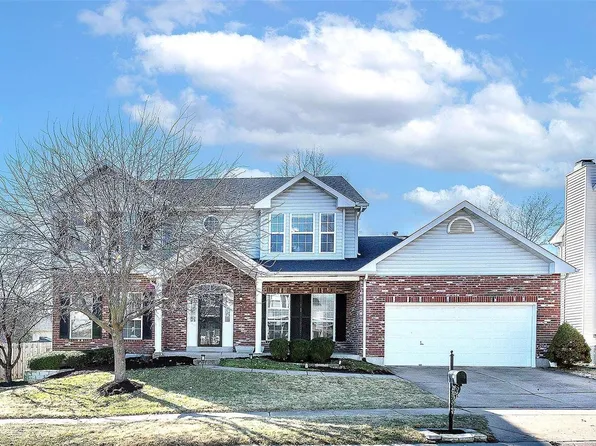 829 Pheasant Woods Dr, Ballwin, MO 63021