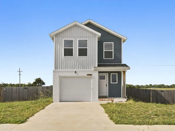 1202 E Perry Street, Republic, MO 65738