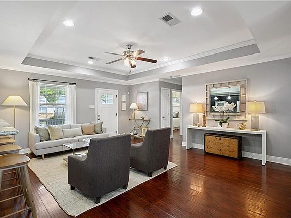 5th image of 105 Winthrop Pl