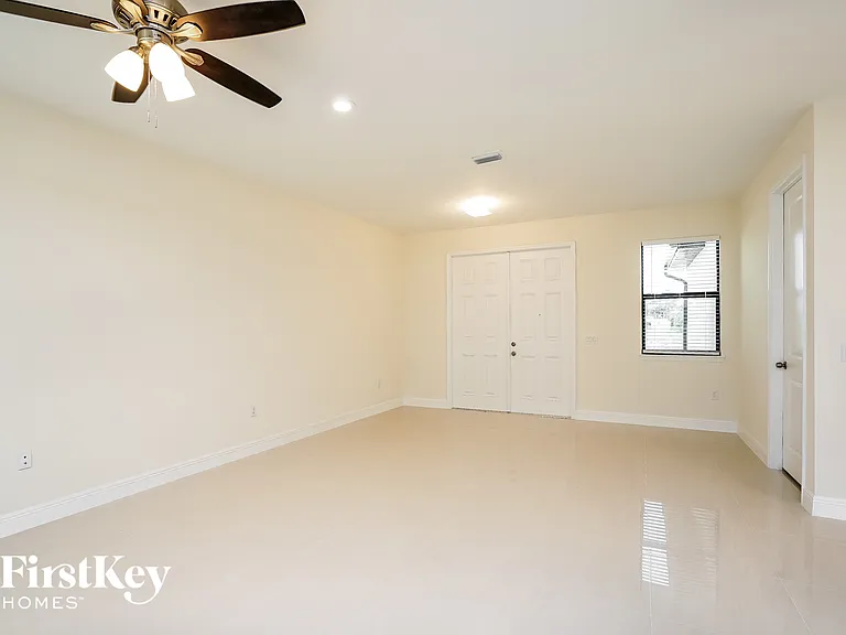 3404 26th St SW — Photo 3