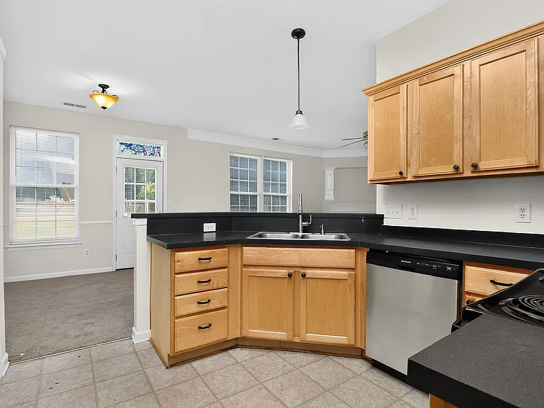 3003 Moonstone Ln — Photo 5
