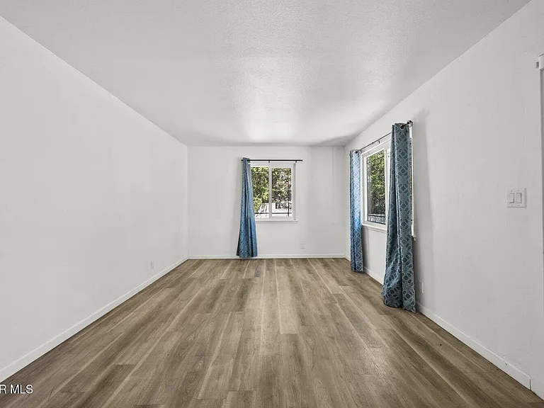 1135 W Pillsbury St #1135 — Photo 1