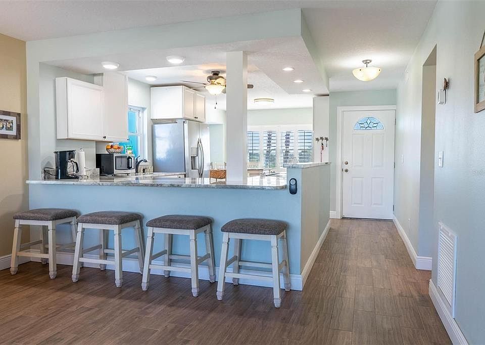 1st image of 423 S Paula Dr #201