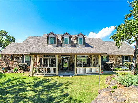 4th image of 1751 Rose Ln