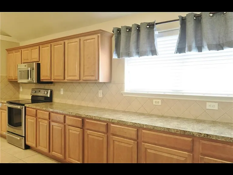 3845 Cedar Falls Dr — Photo 10
