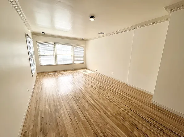 10227 S 8th Ave, Inglewood, CA 90303