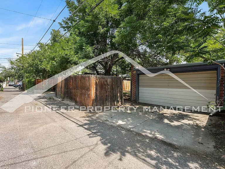 821 S Grant St — Photo 23