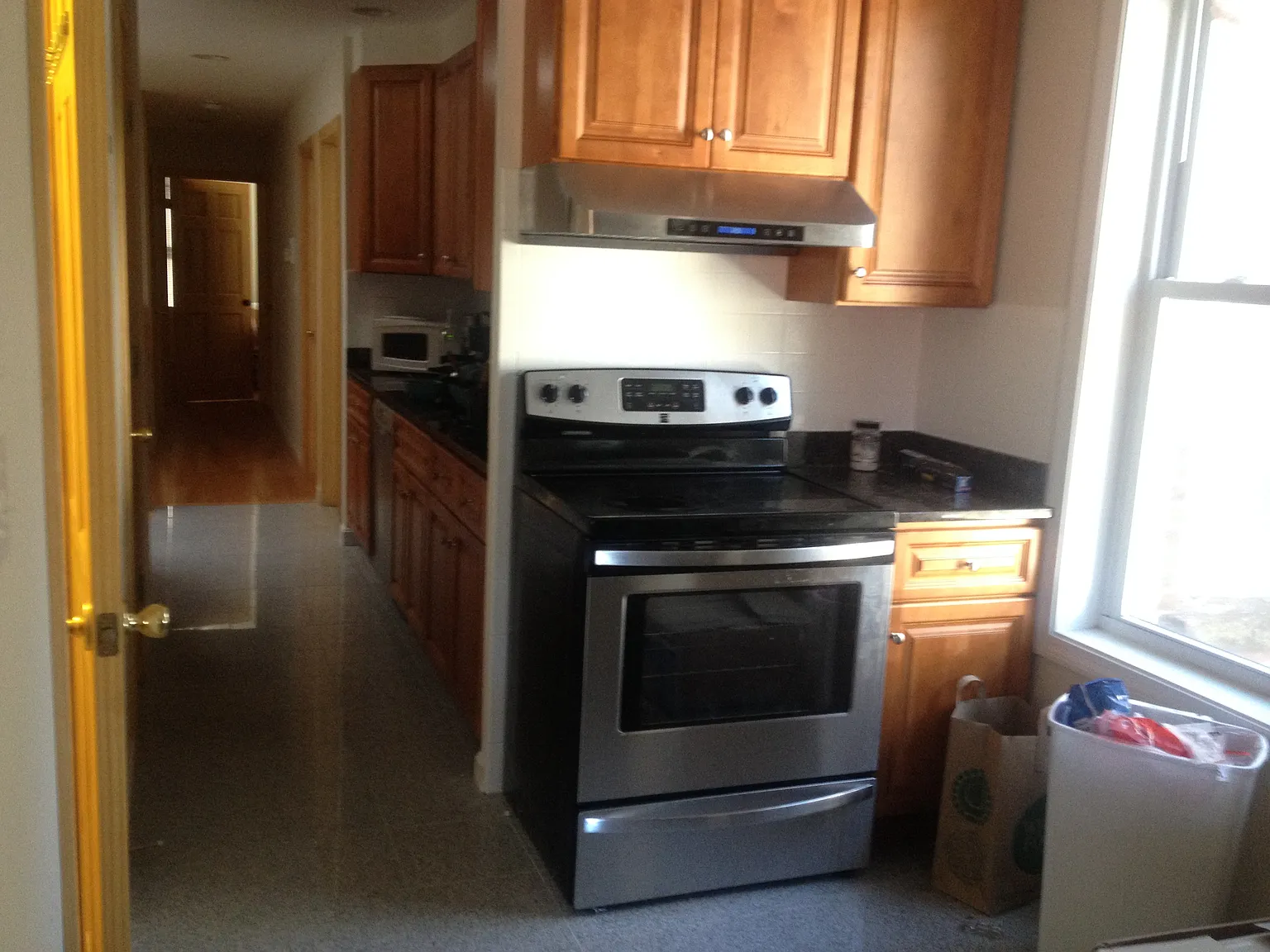 4 bed, 1.5 bath, 1000 sqft, $3,600 — Photo 2