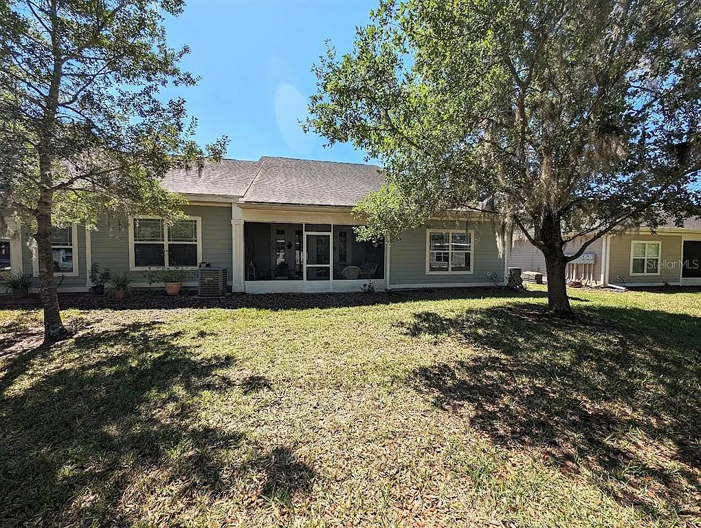 3 bed, 2.0 bath, 1701 sqft, $2,300 — Photo 3