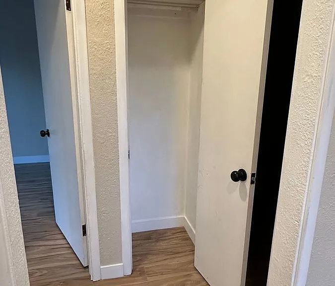 225 E Louise Ave — Photo 10