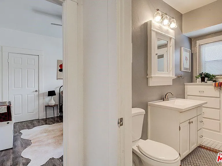 3871 S Hobart Blvd — Photo 21