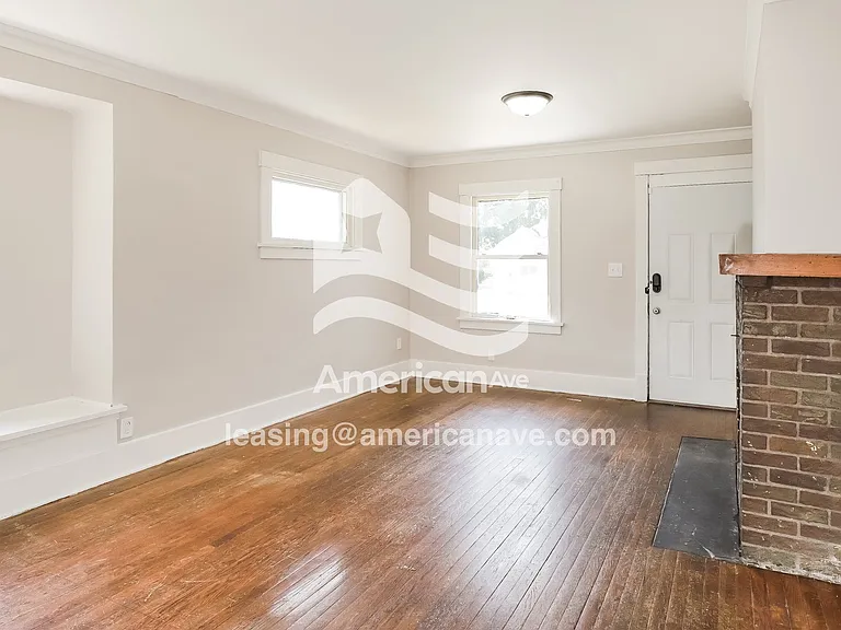 1532118_004_living_room_13936338.jpg