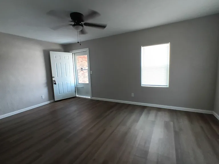 404 Mid America Blvd — Photo 4