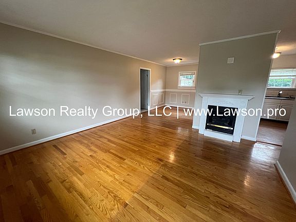 5th image of 900 Flanders Ln