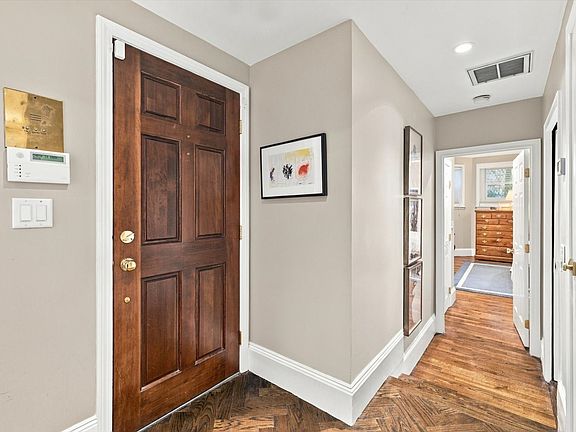 2nd image of 76 Marlborough St #4