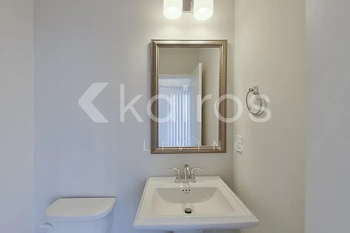 2541 Banyan Cir — Photo 9
