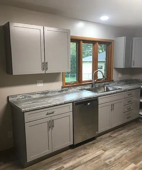 724 Pleasant St — Photo 9