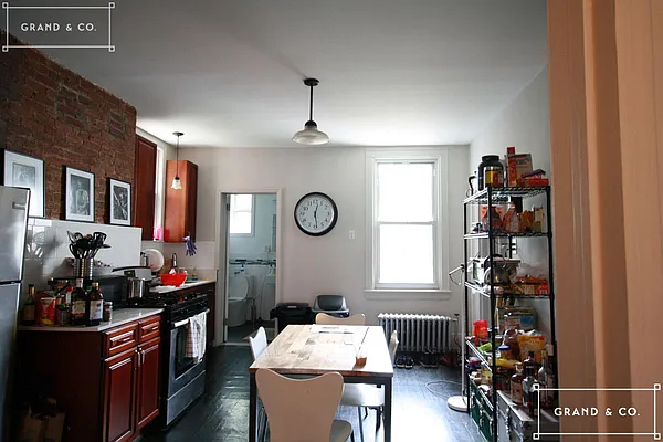 Rented by Grand & Co. | media 30