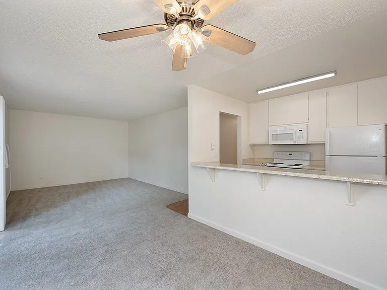 The Redwoods Apartments — Photo 22
