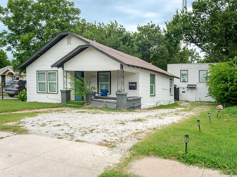 2737 Stuart Dr — Photo 35