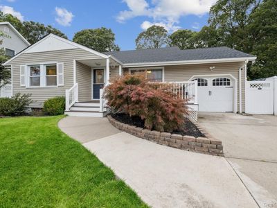 16 Larry Road, Selden, NY, 11784