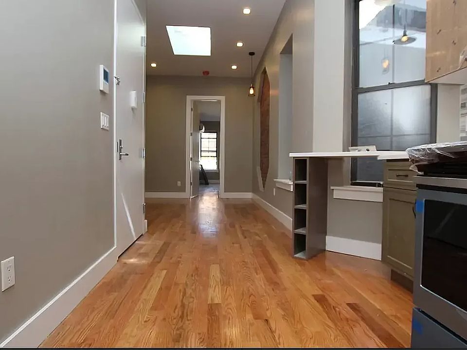 1st image of 251 Hart St #1F