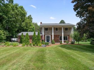 3488 Norton Rd, Howell, MI 48843