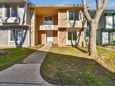 5411 Broadway, Sacramento, CA, 95820
