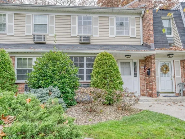 206 Doxbury Lane, Suffern, NY 10901