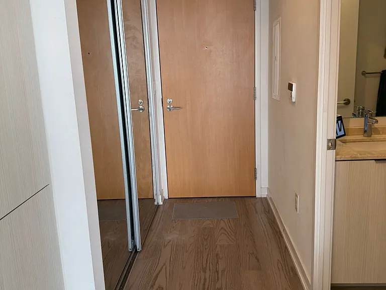 11 Wellesley St W #4212 — Photo 2