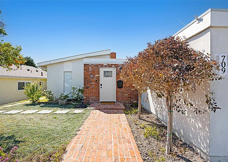 1st image of 709 Island View Dr