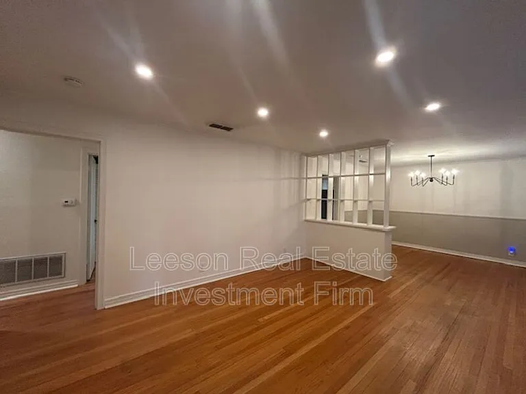 223 Justin Ave — Photo 4